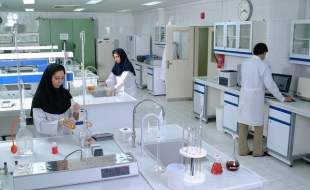 تجهیزات آزمایشگاهی معاونت‌های غذا و دارو در حال فرسودگی است