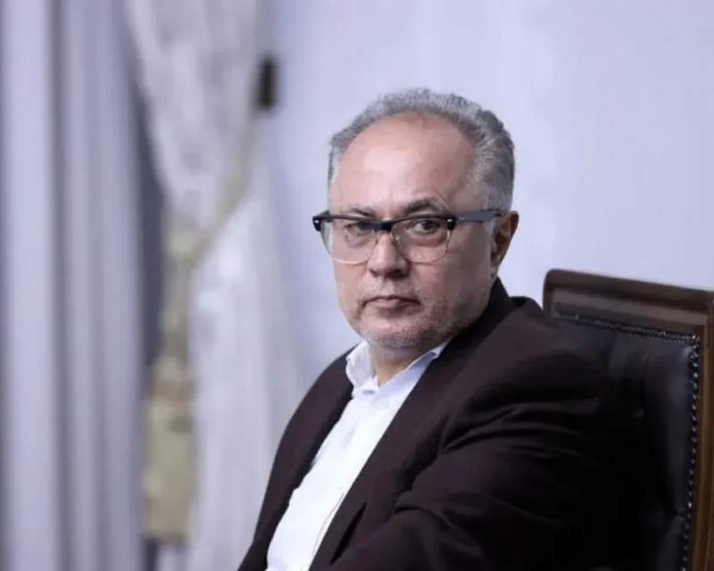 معاون پارلمانی رئیس‌جمهوری از دولت اخراج شد