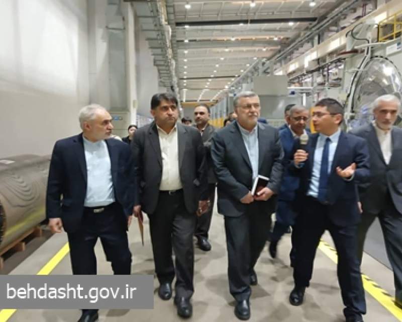بازدید وزیر بهداشت از کارخانه پیشرفته تجهیزات پزشکی در چین