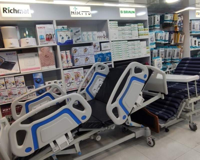 وزیر بهداشت دستور ارسال فوری تجهیزات پزشکی به هرمزگان را صادر کرد