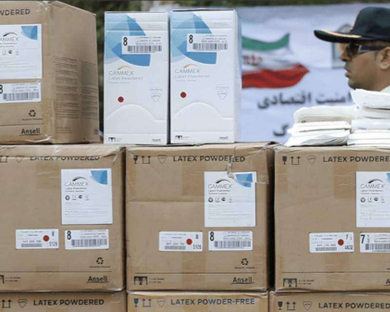 کشف بیش از ۵۵ هزار قلم تجهیزات پزشکی خارجی قاچاق در غرب تهران