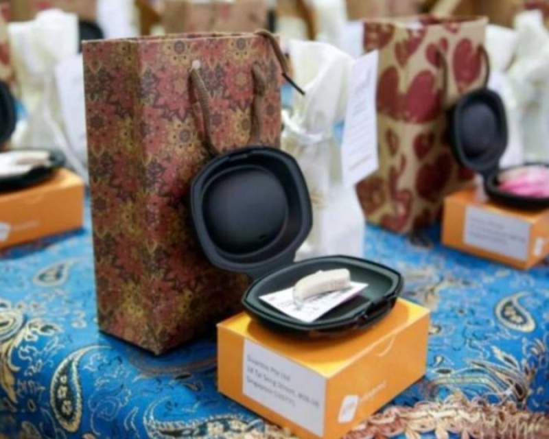 آستان قدس رضوی ۳۵۰ سمعک به دانش‌آموزان کم‌شنوا و ناشنوا اهدا کرد