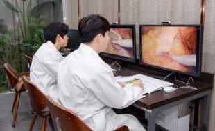 تجربه دید سه بعدی واقعی بدون نیاز به عینک در اتاق عمل با فناوری جدید MOPIC درمانا