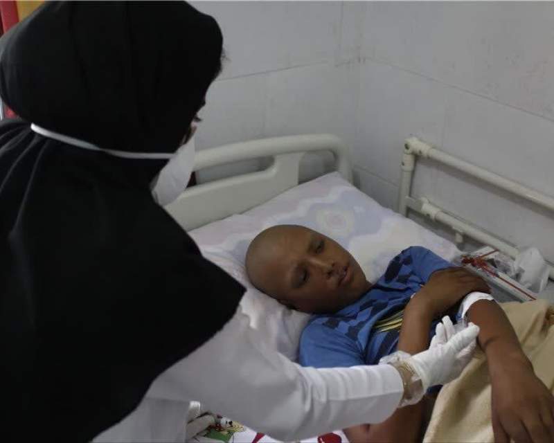 رقابت سرطان و درمان؛بیماران سرطانی در انتظار رادیوتراپی که خاک می خورد