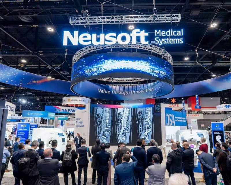 رونمایی از نخستین سی‌تی شمارش‌گر فوتون با پوشش عرضی ۸ سانتی‌متری در جهان توسط نیوسافت در RSNA 2025